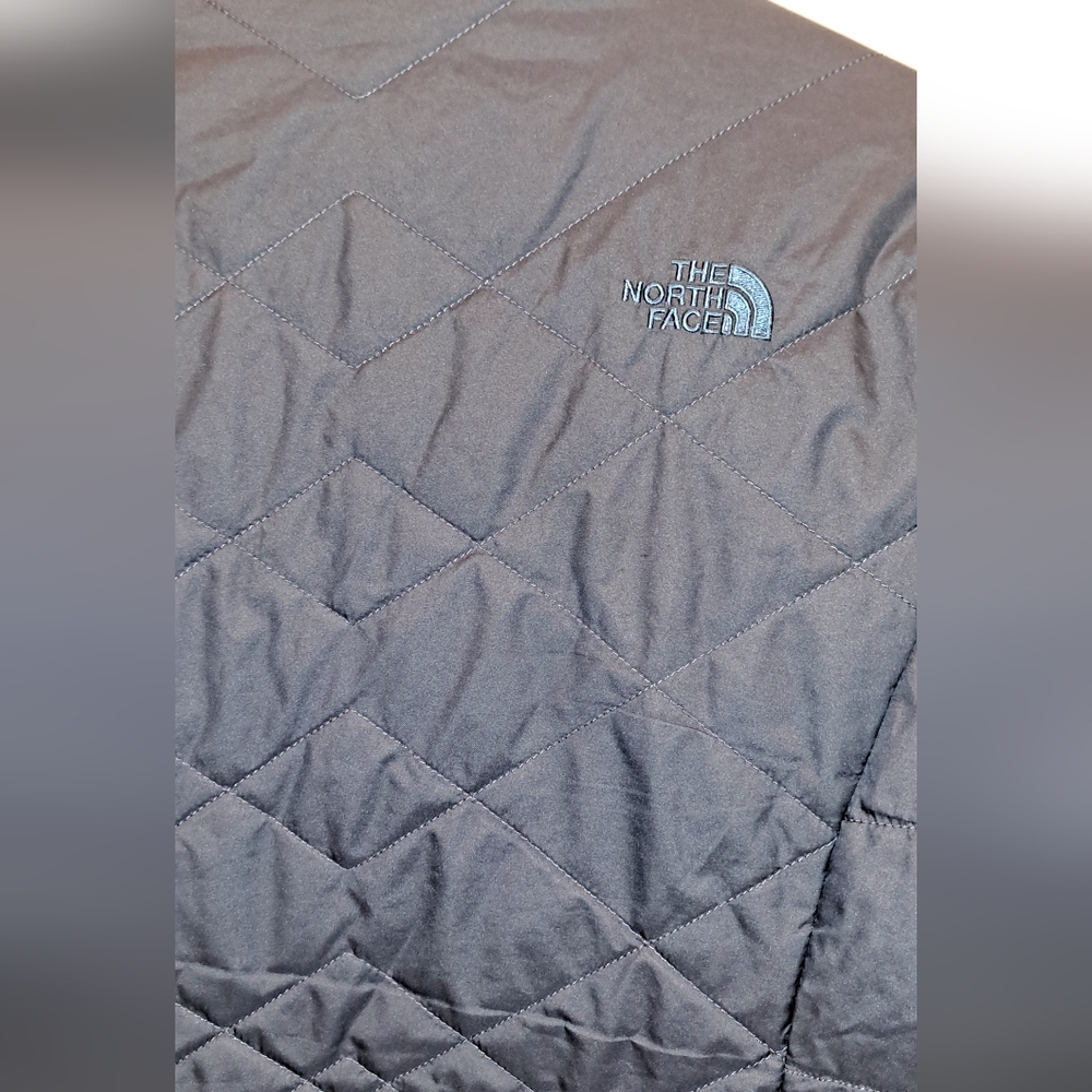 Women's North Face reversible dark blue inner and outer jacket, fuzzy inside, MD - Picture 5 of 8
